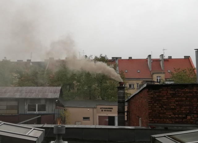 Dym przy ul. Firlika, fot. Słuchacz 05.11.2019