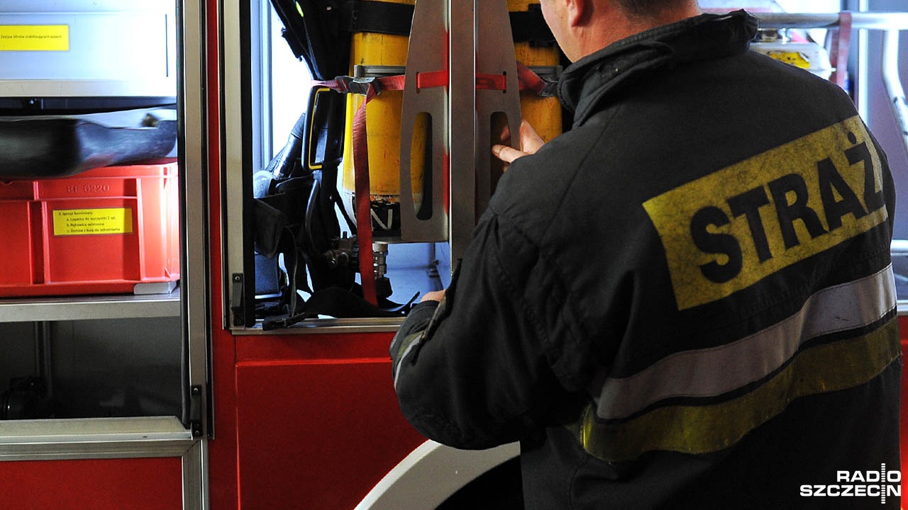 Dwa zastępy straży pożarnej gasiły pożar przy ul. Granitowej w Szczecinie.