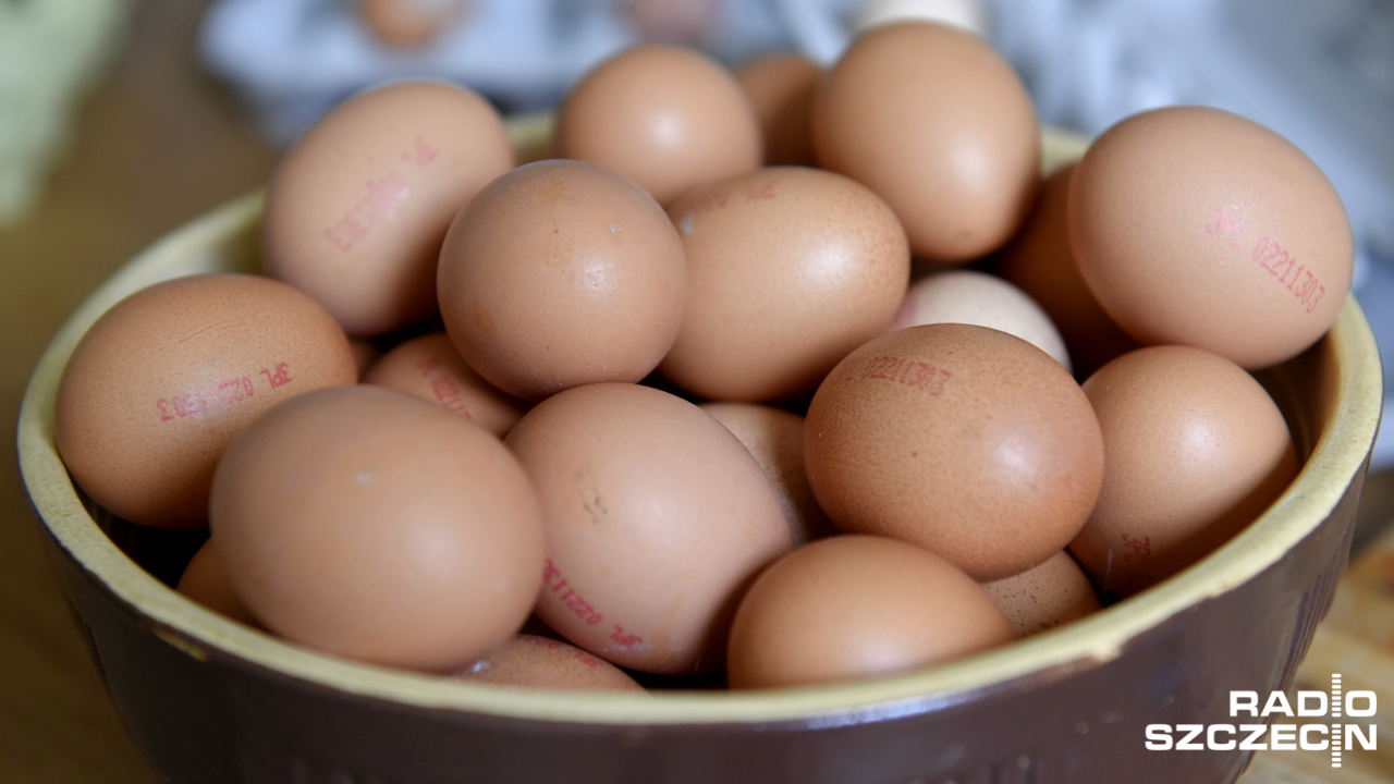 Dietetycy podkreślają walory odżywcze jajek. Jajka wkładamy do koszyczka wielkanocnego i święcimy wraz z innymi pokarmami. Następnie spożywamy je podczas śniadania wielkanocnego.
