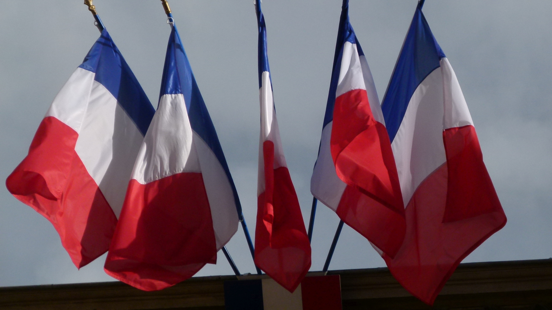 Francja: liczba ofiar koronawirusa przekroczyła 8 tysięcy