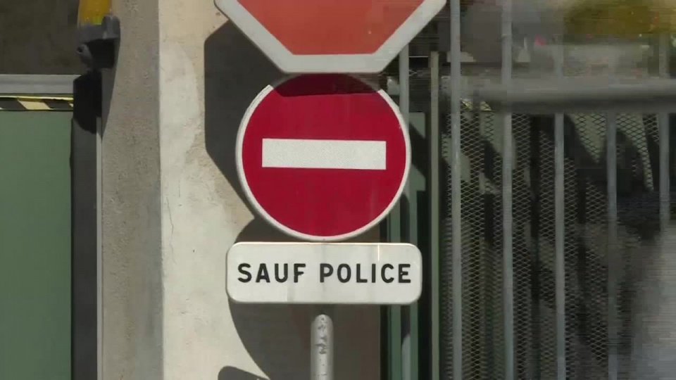 Francuska policja aresztowała cztery osoby, które mogą mieć związek z atakiem. Fot. FR M6/x-news