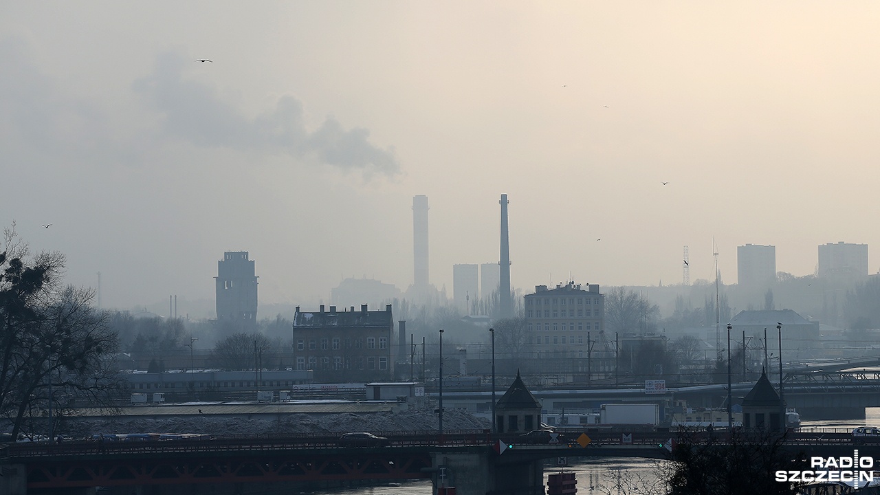 Kolejne wysokie stężenia dwutlenku siarki w Szczecinie i okolicach - inspektorzy Wojewódzkiego Inspektoratu Ochrony Środowiska ruszyli w teren.