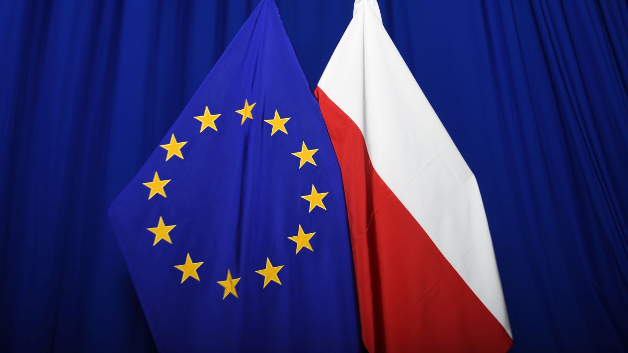 RSnW: Polacy popierają weto ws. budżetu UE
