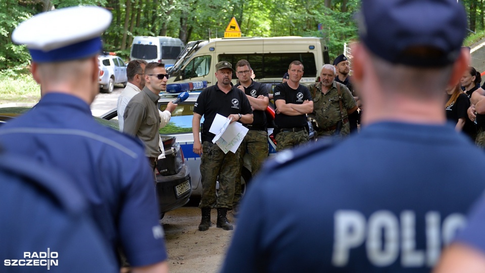 80 funkcjonariuszy leśnych i policji patrolowało Puszczę Bukową. Fot. Łukasz Szełemej [Radio Szczecin]
