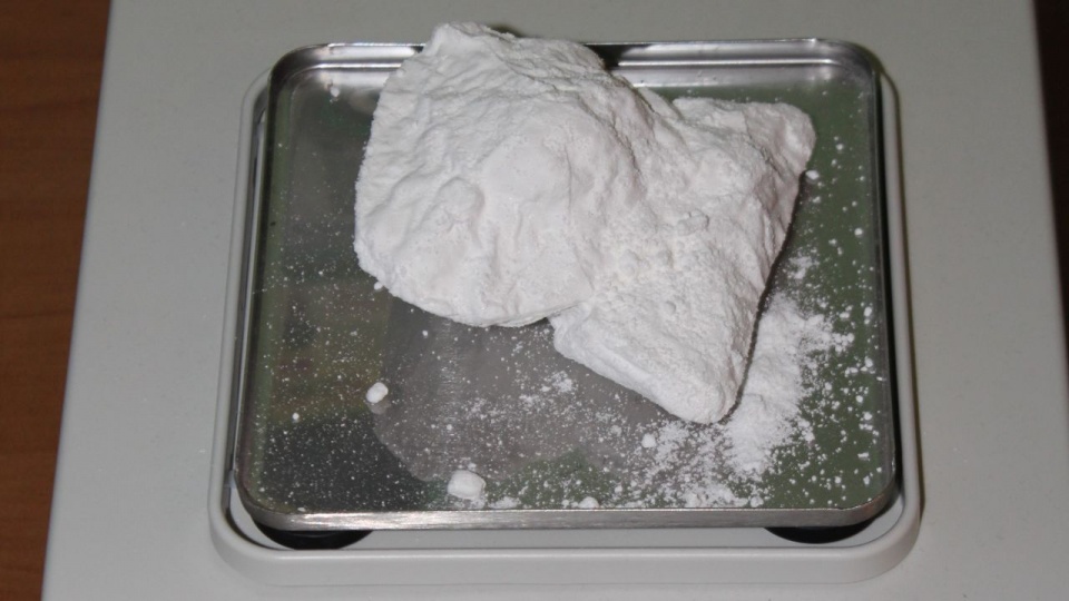 źródło: http://www.pyrzyce.policja.gov.pl/zpy/aktual/aktualnosci/31942,Pyrzyccy-policjanci-przechwycili-ponad-kilogram-amfetaminy-i-blisko-4400-tablete.html