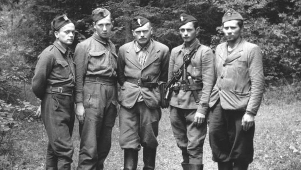 Członkowie polskiego ruchu oporu w czasie II wojny światowej. źródło: wikipedia.org.