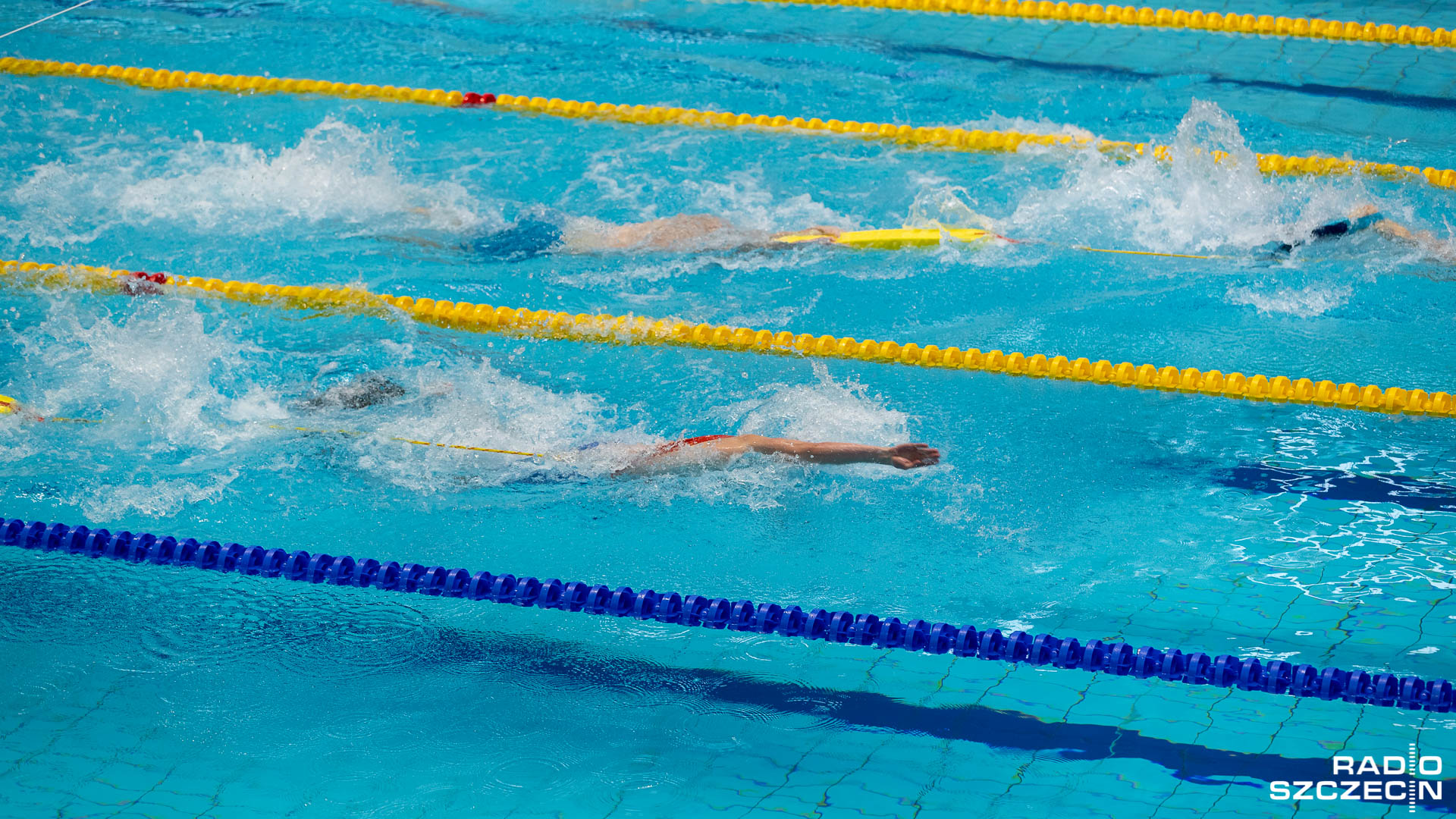 Trzy medale - dwa złote i brązowy - zdobyli reprezentanci MKP Szczecin w drugim dniu Letnich Mistrzostw Polski w pływaniu w Lublinie.
