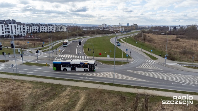 Długo oczekiwane przez kierowców drogowe połączenie szczecińskiego Niebuszewa z Galerią Północ w końcu doczeka się realizacji.