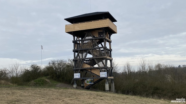 Na Półwyspie Storczyków wybudowano konstrukcję drewnianą o wysokości do 16 metrów. Wieża widokowa jest usytuowana na samym szczycie Góry Grodowej.