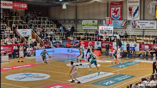 PGE Spójnia Stargard pokonała Eneę Stelmet Zastal Zielona Góra 94:72 (27:15, 24:25, 21:13, 22:19) w meczu przedostatniej, 29. kolejki fazy zasadniczej Ekstraklasy koszykarzy.