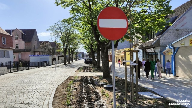 Zakończył się remont jednej z głównych ulic w zachodniej dzielnicy Kołobrzegu. To miejski odcinek ulicy Jedności Narodowej. Trwające od jesieni prace zakończyły się tuż przed majówką, a dziś kierowcy mogą już korzystać z wyremontowanej drogi.