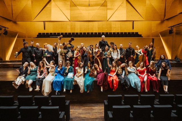 Dziesięć wydarzeń artystycznych, siła dwóch orkiestr oraz klasy mistrzowskie dla młodych muzyków z wybitnymi solistami czołowych europejskich orkiestr i uczelni. W piątek w Złotej Sali Filharmonii zakończył się największy na Pomorzu Zachodnim festiwal muzyki klasycznej, Szczecin Classic.