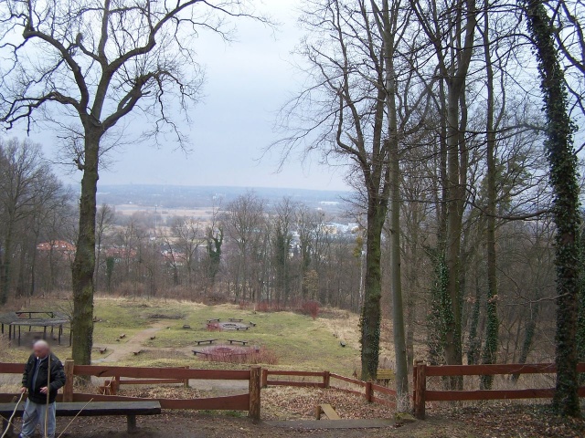 Nielegalne ognisko nad Polaną Słoneczną - fot.słuchacz 20.03.2015