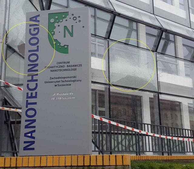 szyby w budynku Centrum Dydaktyczno-Badawczego Nanotechnologii ZUT przy Piastów 13.11.2015