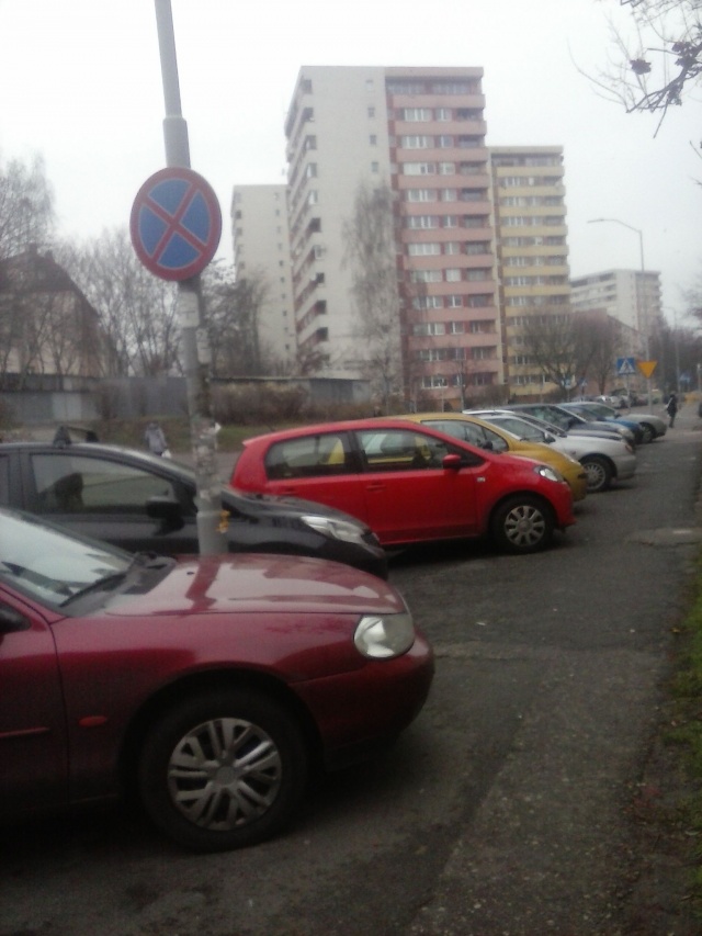 Zakaz parkowania - Kadłubka 18.12.2015