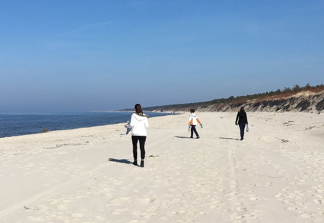 Śmieci na plaży 10.04.2017