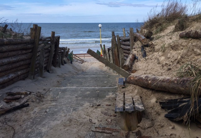 Zejście na plaży w Świętouściu, fot. S. Orlik 21.04.2017