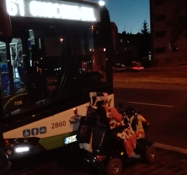 Blokada autobusu, fot. Słuchacz, pan Maciej 06.06.2018