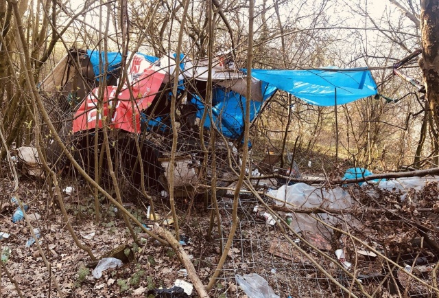 Śmieci przy szpitalu przy Unii Lubelskiej, fot. D. Matecki 12.04.2019