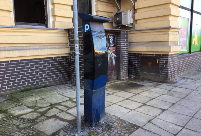 Zaklejony parkomat, fot. S. Orlik 02.03.2021