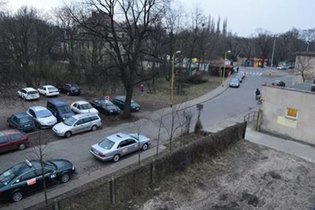 Parking przy dworcu Szczecin - Dabie, źródło: skm.szczecin.pl 25.06.2021