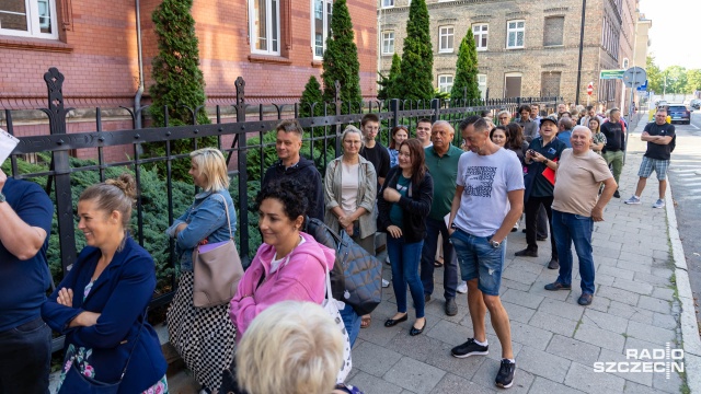 Kolejki przed Sądem Okręgowym, fot. Robert Stachnik [Radio Szczecin] 28.08.2024