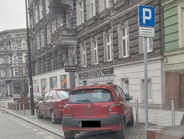 Parkowanie - Al. Wojska Polskiego, fot. Słuchacz 12.02.2025