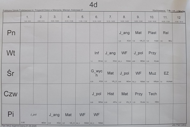 Plan lekcji w SP w Mierzynie, fot. Słuchaczka 02.09.2025