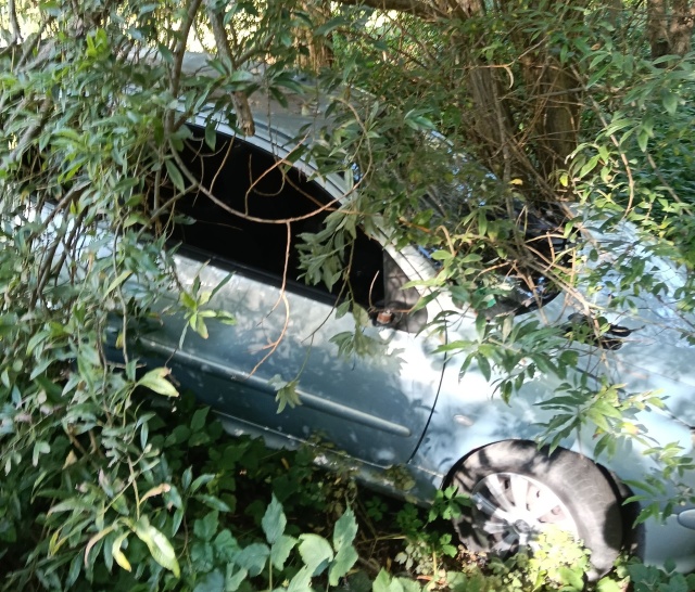 Wrak na os. Bukowym, fot. Słuchacz, pan Marek 29.09.2025