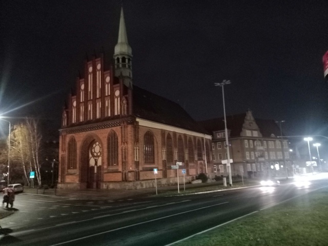 Nieoświetlone budynki, fot. Słuchacz, pan Sławomir 09.12.2025
