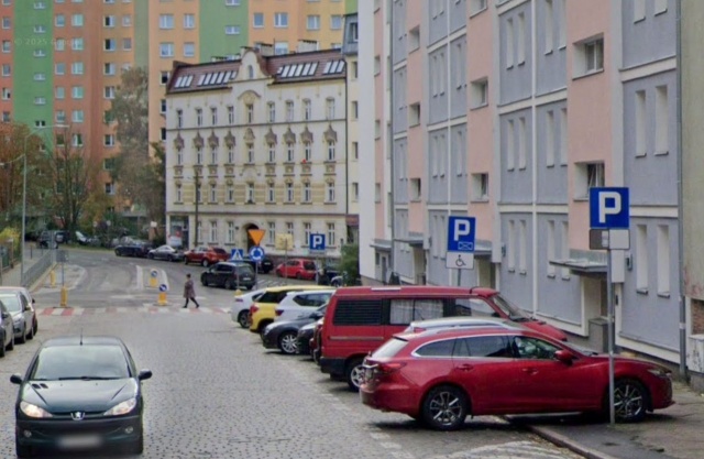 Parkowanie przy ul. Boguchwały, źródło: google.com 15.01.2025