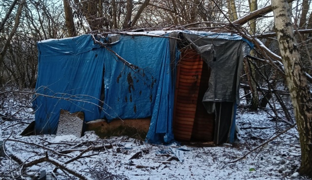 Koczowisko bezdomnych w okolicy ul. Świętochowskiego, fot. Słuchacz, pan Marek 02.02.2026