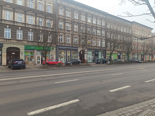 Parkowanie na ul. Krzywoustego, fot. Słuchacz 16.02.2026