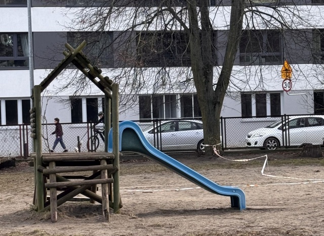 Plac zabaw przy przedszkolu przy ul. Ceglanej, fot. Słuchaczka, pani Natalia 21.04.2026