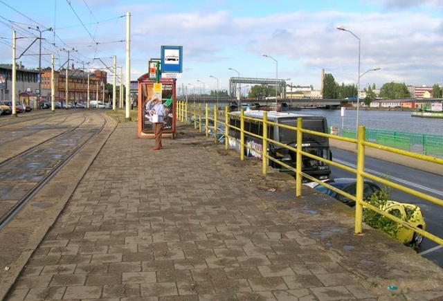Przystanek tramwajowy przy dworcu PKP w Szczecinie 01.JPG 