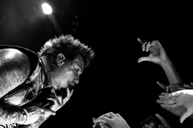 Papa Roach - fot. Łukasz Popielarz [15.12.2013] Galeria Gościa: Łukasz Popielarz - fotografia koncertowa