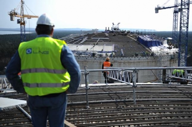 22.04.2013 - Budowa terminalu gazu w Świnoujściu w ostatnich dwóch miesiącach przyśpieszyła - zapewnia Polskie LNG. Fot. Łukasz Szełemej [Radio Szczecin] [05.01.2014] Galeria Gościa: Rok 2013 w obiektywie reportera Radia Szczecin Łukasza Szełemeja