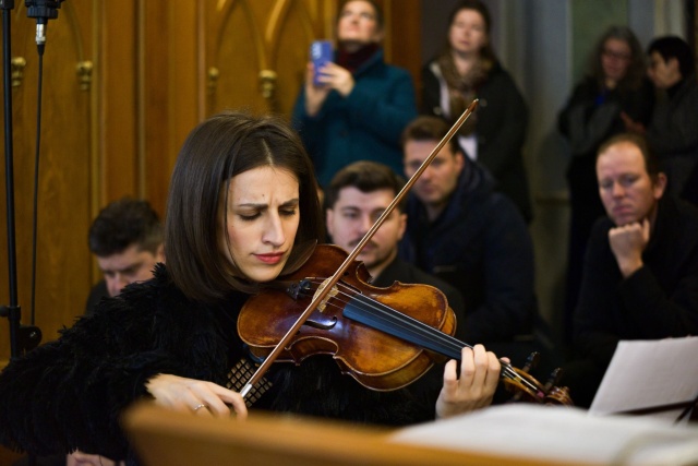 Maria Polaczok – skrzypaczka. Fot. Konsulat Generalny RP we Lwowie Pamięci Bezimiennego Bohatera z Cmentarza Orląt Lwowskich [POSŁUCHAJ, ZDJĘCIA]