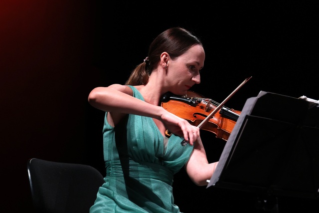 Agata Szymczewska – skrzypaczka. Fot. Cezary Aszkiełowicz Karol Szymanowski Quartet z premierowym programem w Filharmonii [POSŁUCHAJ, ZDJĘCIA]