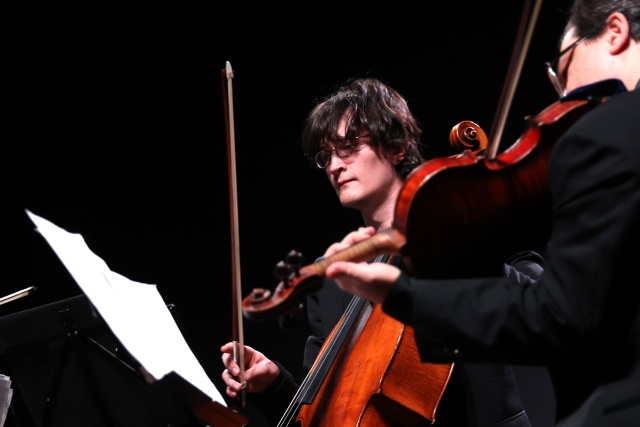 Gustaw Bafeltowski – wiolonczelista. Fot. Cezary Aszkiełowicz Karol Szymanowski Quartet z premierowym programem w Filharmonii [POSŁUCHAJ, ZDJĘCIA]