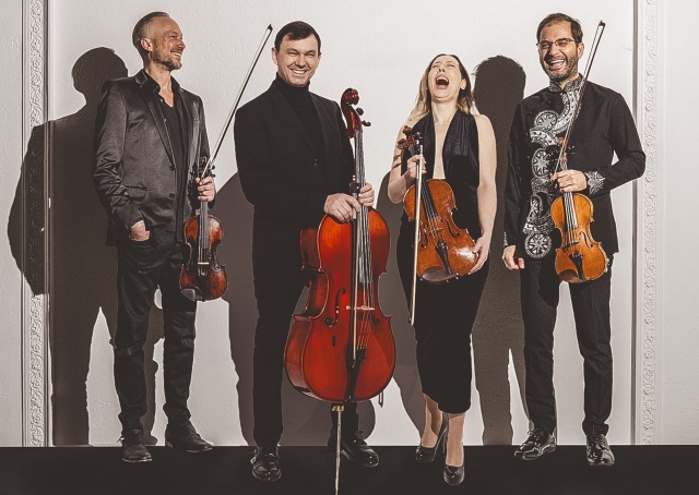 Baltic Neopolis Quartet w składzie: Łukasz Górewicz – skrzypce II (od lewej), Tomasz Szczęsny (wiolonczela), Emilia Goch-Salvador (altówka), Emanuel Salvador (skrzypce I). Fot. Olga Iwanow [Materiały prasowe Baltic Neopolis Orchestra Baltic Neopolis Quartet nagrał płytę „Kompozycje szczecińskie” vol. 2 [ROZMOWA, ZDJĘCIA]