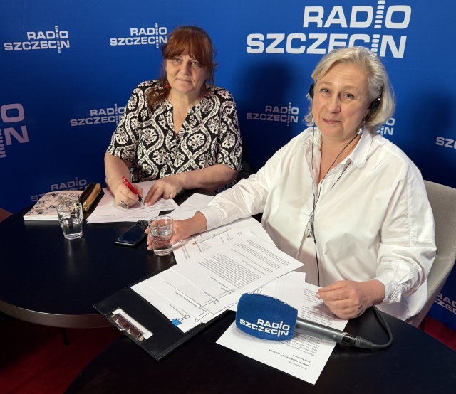 Od lewej: Małgorzata Frymus i Agata Rokicka. Kontrapunktowe studio Radia Szczecin w Teatrze Polskim. Fot. Łukasz Nyks Radio Szczecin na Kontrapunkcie [POSŁUCHAJ/GALERIA ZDJĘĆ]