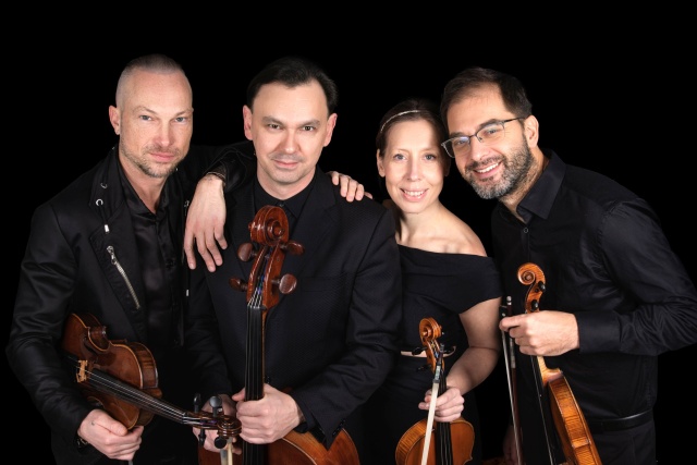 Baltic Neopolis Quartet w składzie: Łukasz Górewicz – skrzypek (od lewej), Tomasz Szczęsny (wiolonczela), Emilia Goch Salvador (altówka) i Emanuel Salvador (skrzypce). Fot. Olga Iwanow Premiera płyty „Kompozycje szczecińskie” vol. 2 Baltic Neopolis Quartet [ROZMOWA]