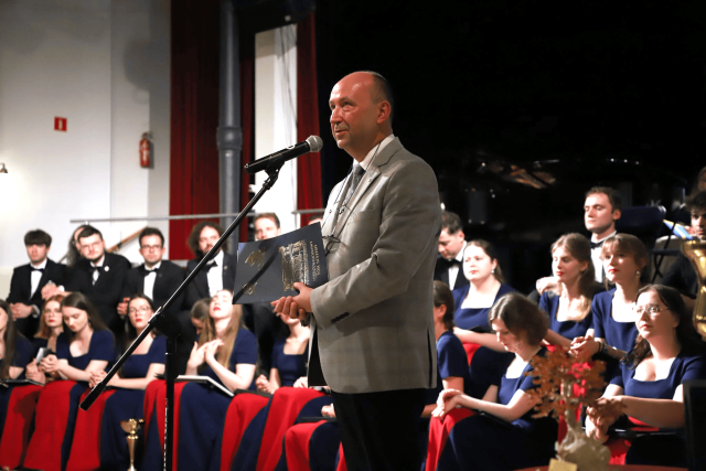 Prof. Dariusz Dyczewski – dyrektor artystyczny 61. Międzynarodowego Festiwalu Pieśni Chóralnej im. prof. Jana Szyrockiego w Międzyzdrojach. Fot. Tomasz Rychłowski Chór Politechniki Gdańskiej z GRAND PRIX 61. Międzynarodowego Festiwalu Pieśni Chóralnej im. prof. Jana Szyrockiego w Międzyzdrojach [POSŁUCHAJ, ZDJĘCIA]