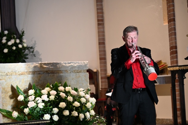 4. Roman Gryń – trębacz na koncercie festiwalu „Muzyczna podróż śladami Grünebergów”. Fot. Jan Koprowicz Dziedzictwo Grünebergów. Od koncertów do radiowej debaty [POSŁUCHAJ, ZDJĘCIA]