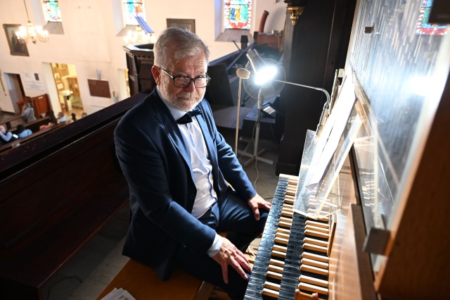 Bogdan Narloch – organista. Fot. Jan Koprowicz Dziedzictwo Grünebergów. Od koncertów do radiowej debaty [POSŁUCHAJ, ZDJĘCIA]