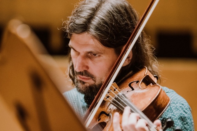 Michał Zaborski – altowiolista. Fot. [Hubert Grygielewicz] PENDERECKI zespołu Atom String Quartet [ROZMOWA, ZDJĘCIA]