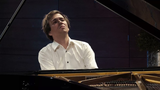 Andrzej Wierciński – pianista. Fot. [Archiwum artysty] Wieczory z Chopinem w Willi Lentza w Szczecinie [POSŁUCHAJ, ZDJĘCIA]