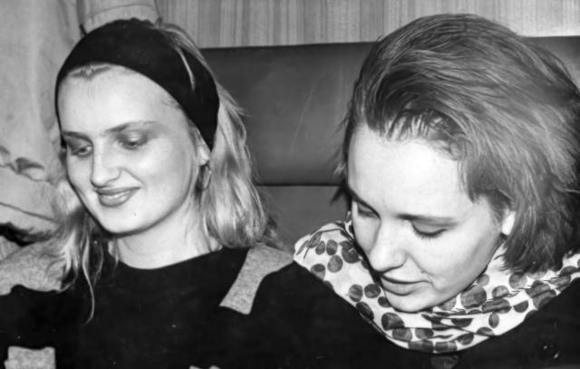 Joanna Prykowska (od lewej) i Kasia Nosowska w 1989 roku. Fot. [Materiały prasowe ANIELI] Joanna Prykowska | "Kasia Nosowska w ANIELI śpiewa gościnnie" [ROZMOWA, ZDJĘCIA]