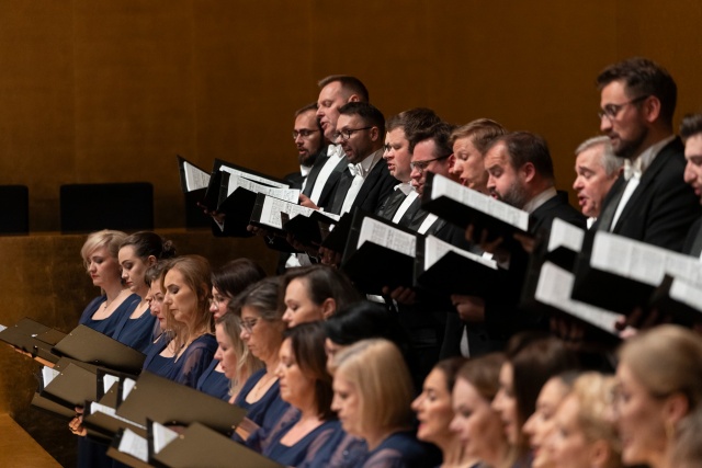 Chór Opery i Filharmonii Podlaskiej. Fot. Kamila Kozioł W Filharmonii zabrzmiało „Stworzenie świata” Haydna w 140. rocznicę Konzerthausu [ROZMOWA, ZDJĘCIA]